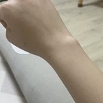 나 <b>손목</b> 너무 뚱뚱해보여?