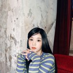 권은비 <b>뉴트</b>로 컨셉 시즌그리팅 비하인드