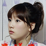 <b>예</b><b>나</b> 약간 데뷔초 태연 닮지 않음?