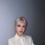 전<b>소미</b> 정장도 잘 어울린다