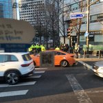 아니 숭례문앞에 경찰들 버스왜막는거임