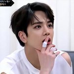 <b>영훈</b> 눈이 너무 예뻐