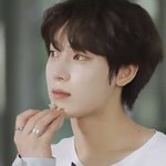 완벽한 <b>미소년</b>의 얼굴임