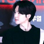 [군대] 슈가 오늘 와이리 <b>멀끔</b>하노