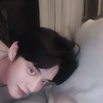 김지웅 <b>스춤</b> 화장 연한것같지?