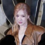 로제는 갈수록 더 예뻐<b>지네</b>