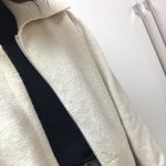 낼 <b>집</b><b>업</b>니트 입을건디 열고다닐까 닫고다닐까