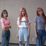 김채원 <b>허리</b> 진짜 긴거 같음