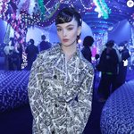 <b>데바</b> <b>카셀</b> 아름답다