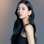 수지도 몸매 타고났지.jpg