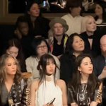 뉴진스 혜인 <b>유역비</b> 투샷