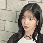 <b>권은비</b> 중단발 진짜 잘어울린다