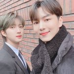 [펜타곤] 아침부터 개안하고 가 얘<b>두라</b>