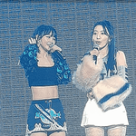 <b>김채원</b> 배꼽 어디갔음