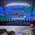 [스키즈] 누가 사랑스럽다는 눈빛을 보내