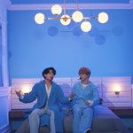 방탄 정국 머리 좀 큰 것 같지 않아?