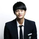 [댓글부탁해] 육성재랑 서인국 닮은거 같지 않음?