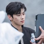 [모두드루와] <b>홀리</b>한 비주얼로 여심 사로잡는 사제..