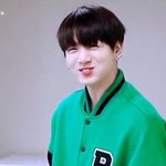 [방탄소년단] 계속 <b>미소</b>짓느라 앞니시려