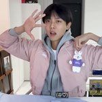 <b>주우재</b>가 입은 뉴진스 바람막이 ㅋㅋ