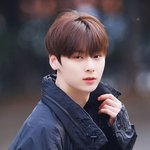 <b>확대</b>해도 무결점인 남돌