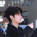 얘들아 이정현 한번씩만 봐줘...
