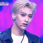 <b>리키</b> 넥타이 입으로? 하는거 나왔다