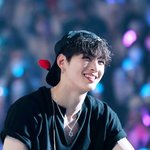 <b>경이</b>로운 얼굴의 남돌