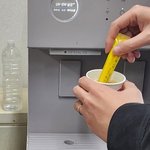 “커피믹스 마실 <b>때</b>마다 이름 적어야”…직장인 ‘거지배틀’ 경쟁