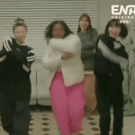 [모두드루와] 샤이니 셜록 제대로 아는 르세라핌 김채원.<b>gif</b>