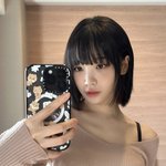 이거 <b>김채원</b>이 입고 있는 옷 어디거임??