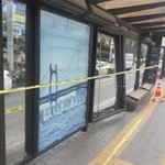 10대가 운전하던 차량 버스정류장으로 <b>돌진</b>