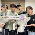 딴콩즈 <b>첫</b> 팬<b>콘</b> 응원간 은우랑 진진 넘 귀엽다 ㅋㅋㅋㅋㅋ