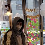 휴가 나와서 본인 생일 카페 찾아간 하성운