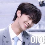 김규빈 이 사진 석매튜 <b>특유</b>의 표정이랑 닮음