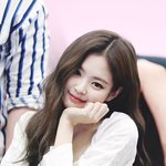 제니 이사진 디즈니 만화속 <b>주인공</b> 같다