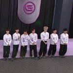 아니 얜 왜 맨날 옷을 바지에 넣어<b>입어</b>;;