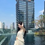 태국 <b>야시장</b> 옷으로 화보 찍는 에스파 카리나