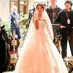 드라마 촬영중에 웨딩드레스 입은 <b>셀레나</b> 고메즈