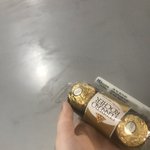 <b>체육</b>쌤한테 초콜릿 드리는거ㅠ에바냐