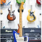 <b>일렉</b>기타 사려는데 둘중에 하나 골라주라