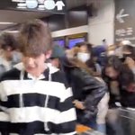 김태래 사복 어쩐일로 <b>멀쩡</b>한가했다