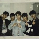 윀원즈 단체사진 기억조작 <b>오짐</b>