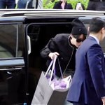 [방탄소년단] 호비가 챙겨간 꽃