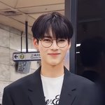 나는 아무리 봐도 성한빈 잘<b>생겻</b>어