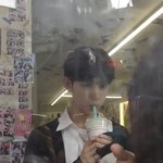 아니 장하오 음료 먹는거 개기엽다