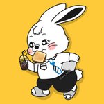 뉴진스 <b>토끼</b> 가지고 장난치는거 디게 웃김