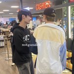 <b>문정현</b> 오늘 바지 김태래가 입었던거 아님?