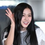 <b>지수</b> 오늘 얼굴 미쳤다 ㄹㅇ
