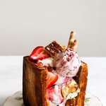 속을 가득 채운 <b>벽돌</b> 토스트